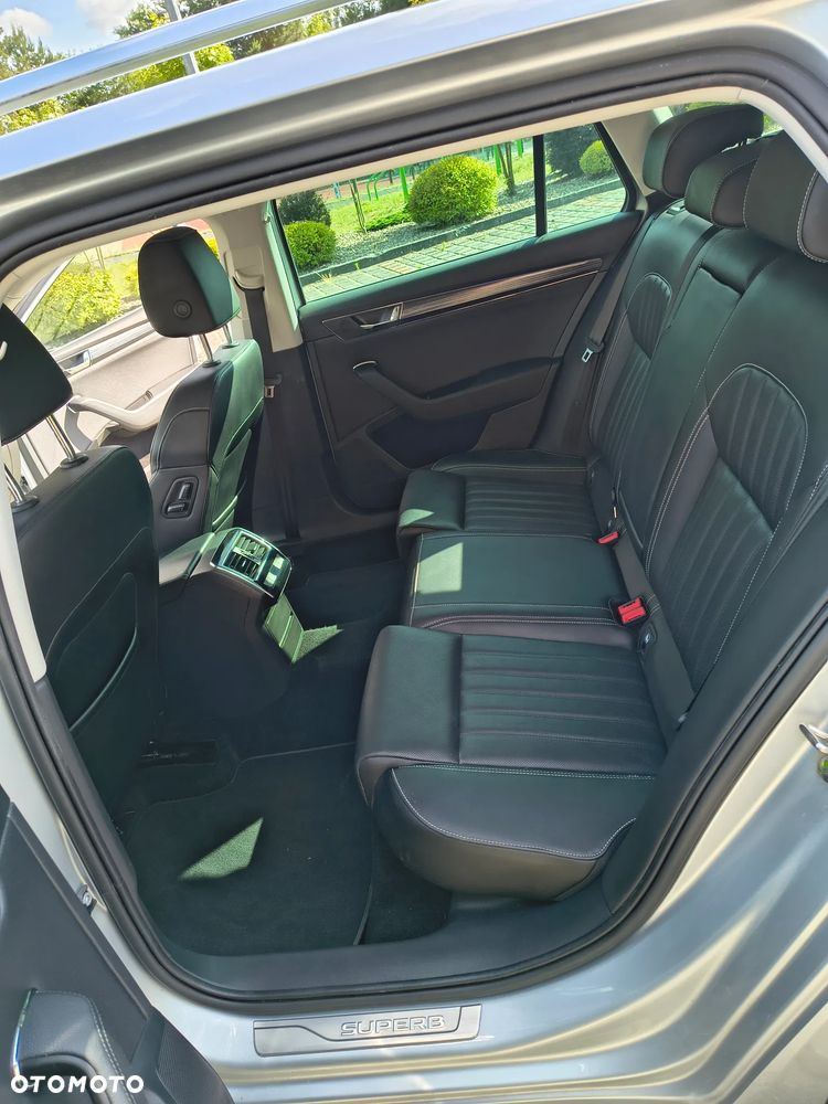 Skoda Superb 2.0 TDI DSG Premium Edition - 20