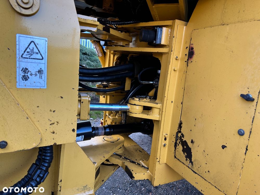 Liu Gong CLG862 lll Cat Liebherr JCB - 9