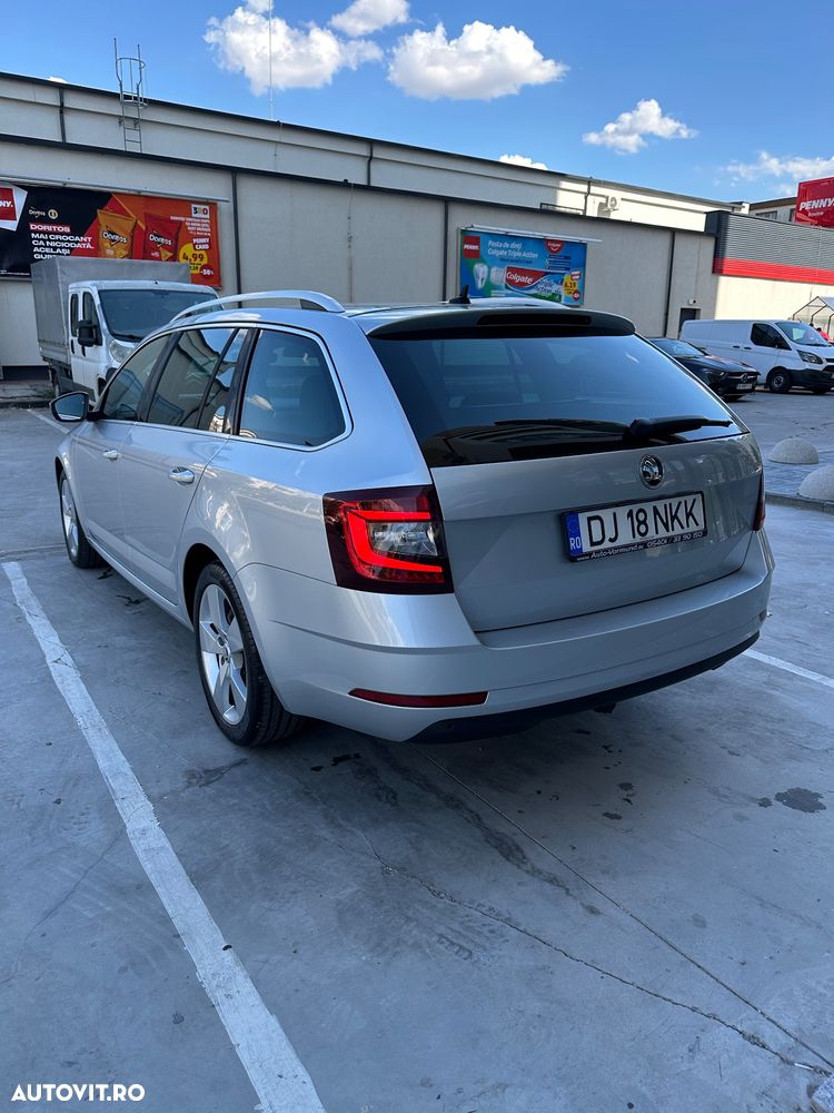 Skoda Octavia Combi Diesel 2.0 TDI Style - 7