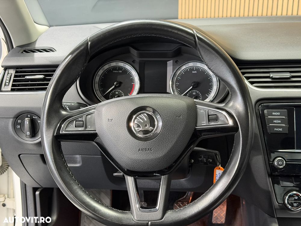 Skoda Octavia Combi Diesel 1.6 TDI Active - 11