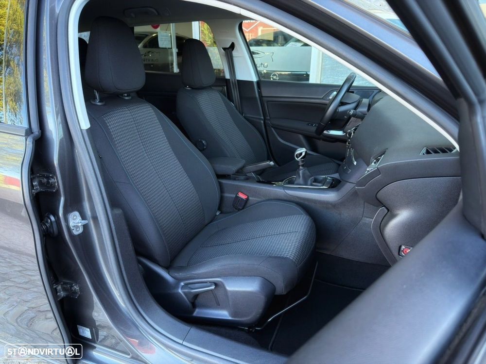 Peugeot 308 SW 1.5 BlueHDi Style — fotografia 24