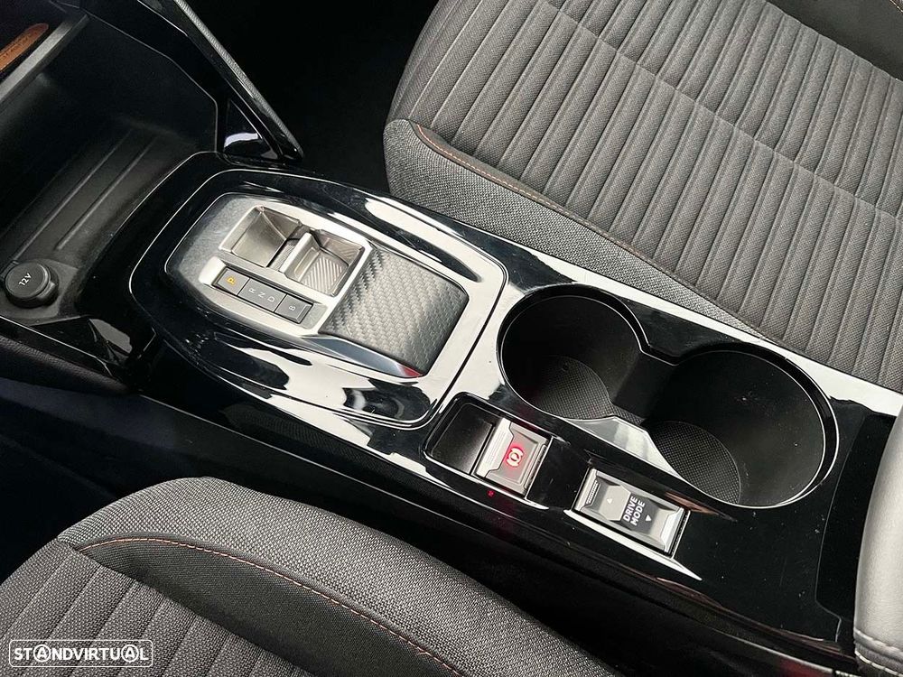 Peugeot e-2008 50 kWh Active - 17