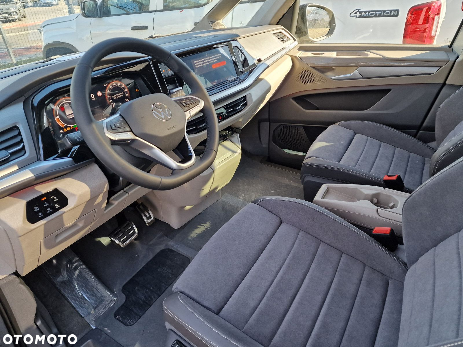 Volkswagen Multivan - 23