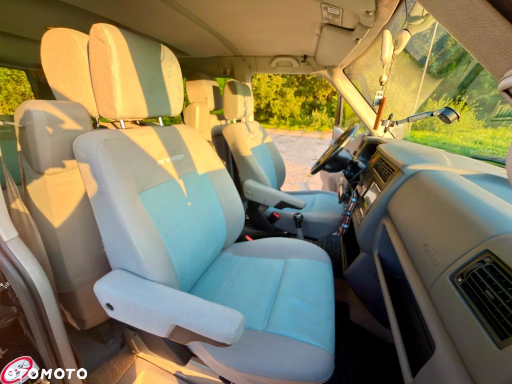 Volkswagen Multivan - 12