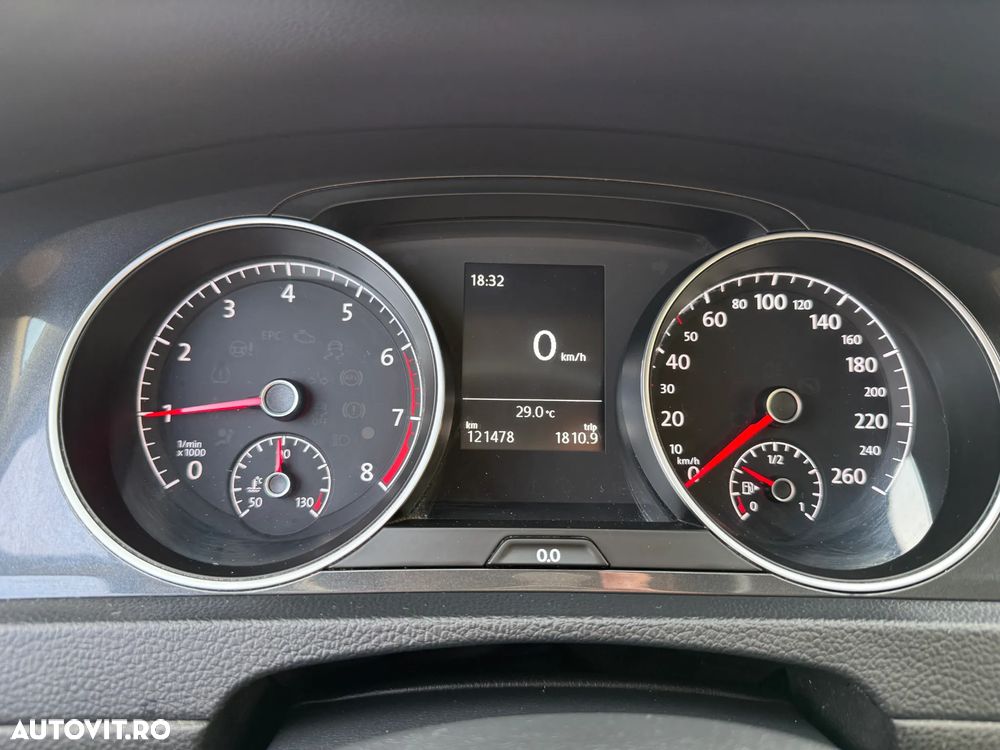 Volkswagen Golf - 9