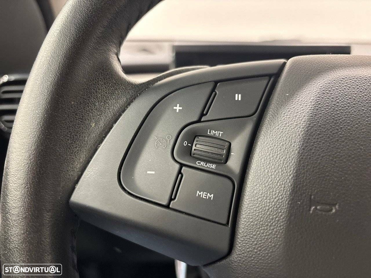 Citroën C4 Cactus 1.2 PureTech Shine - 21