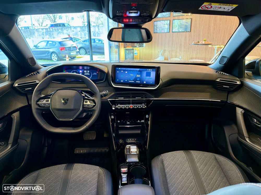 Peugeot e-2008 Allure - 3