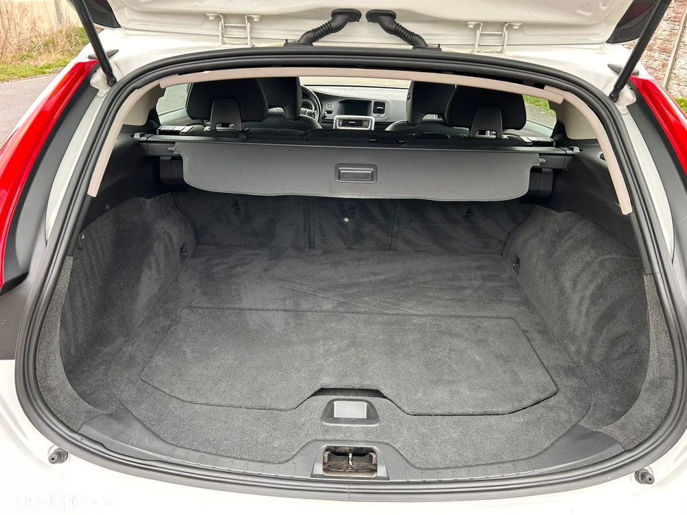 Volvo V60 D3 Momentum - 14