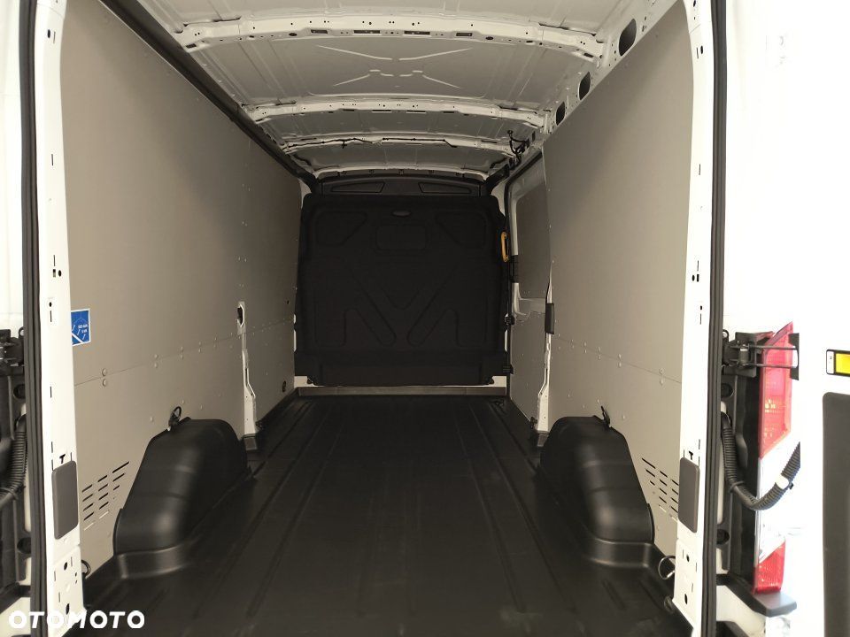 Ford Transit - 9
