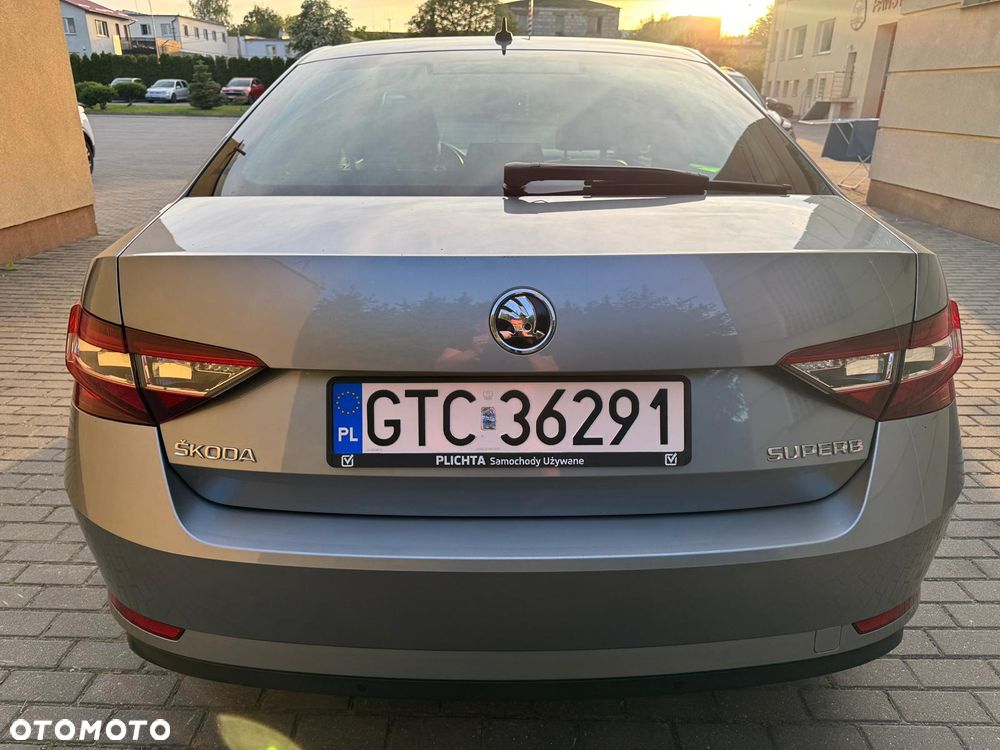 Skoda Superb 2.0 TDI L&K DSG - 6