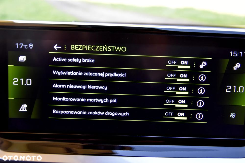 Peugeot 2008 PureTech 130 EAT8 GT - 31