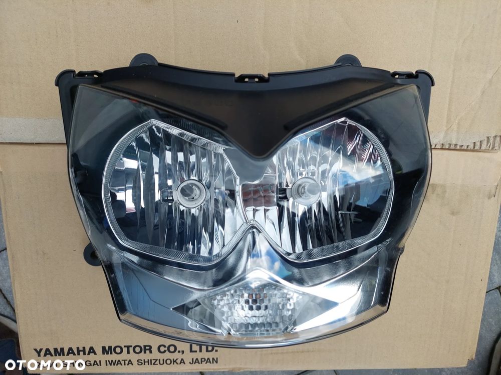 KAWASAKI Z750 S 03-06 Lampa reflektor przód - 1