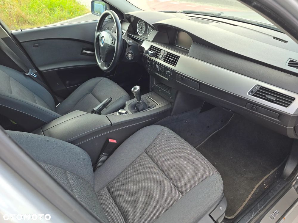 BMW Seria 5 525i - 13