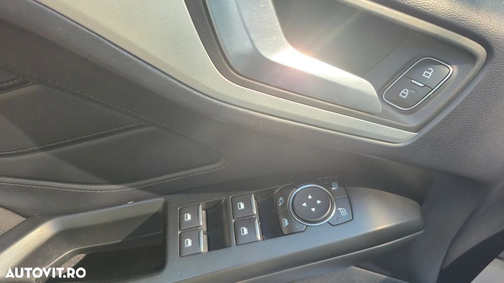 Ford Focus 1.5 EcoBlue Start-Stopp-System COOL&CONNECT - 9