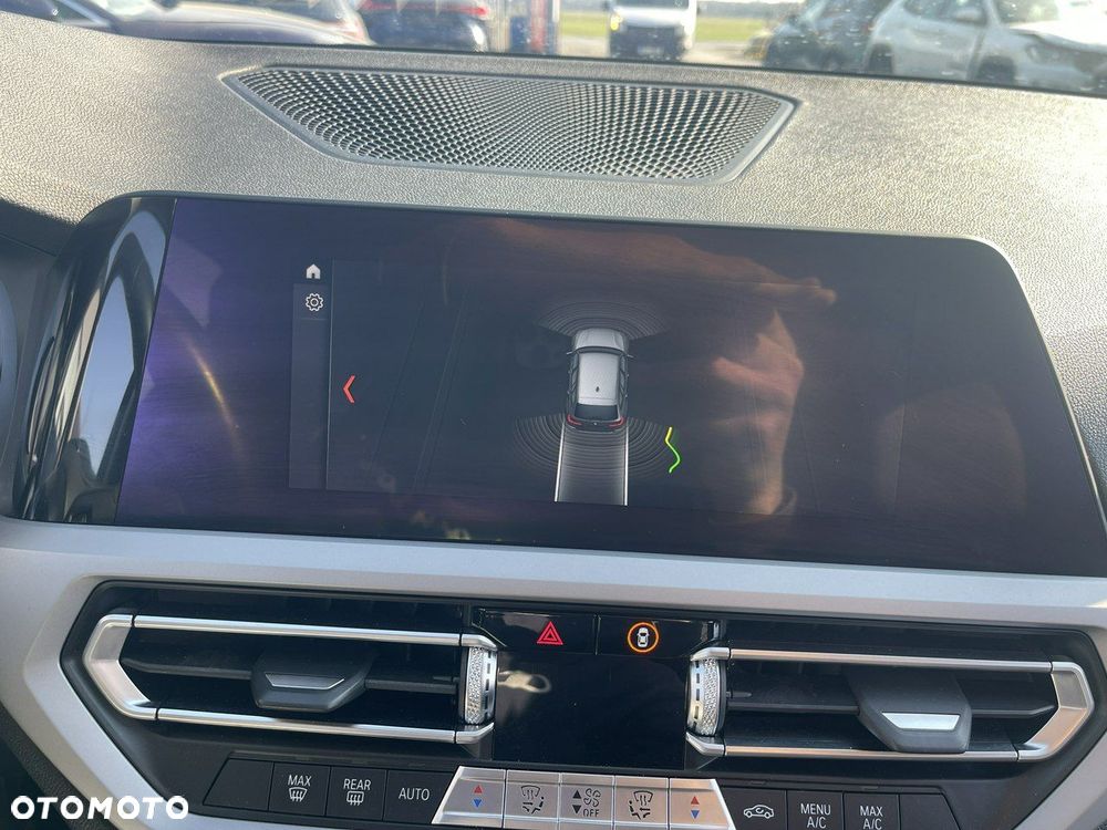 BMW Seria 3 318d - 10