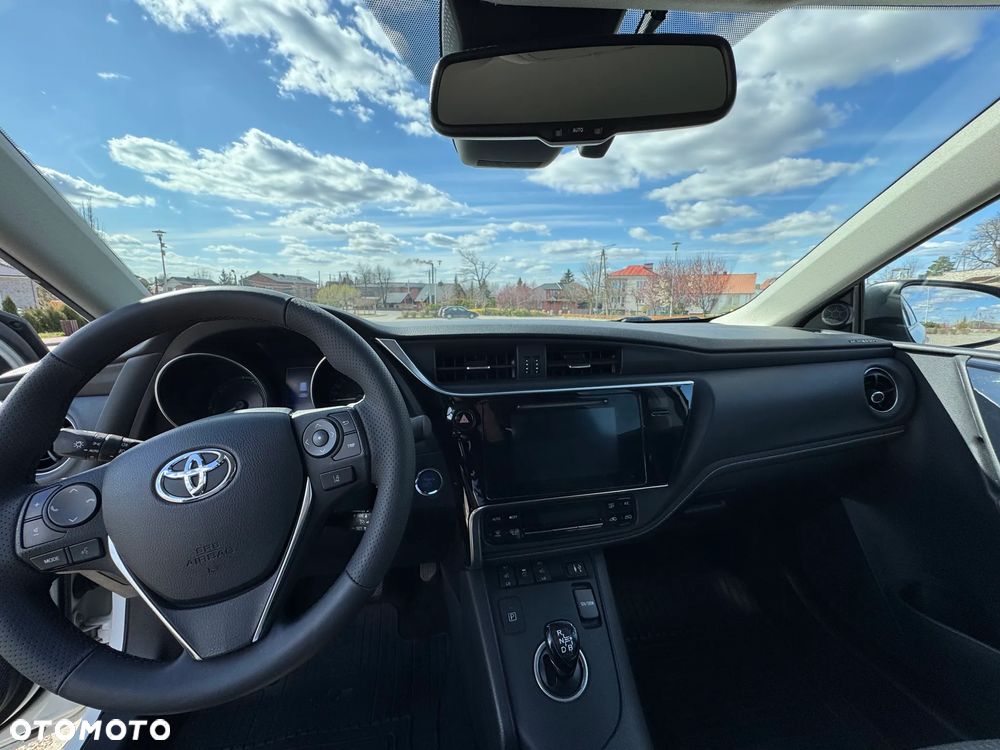 Toyota Auris - 14