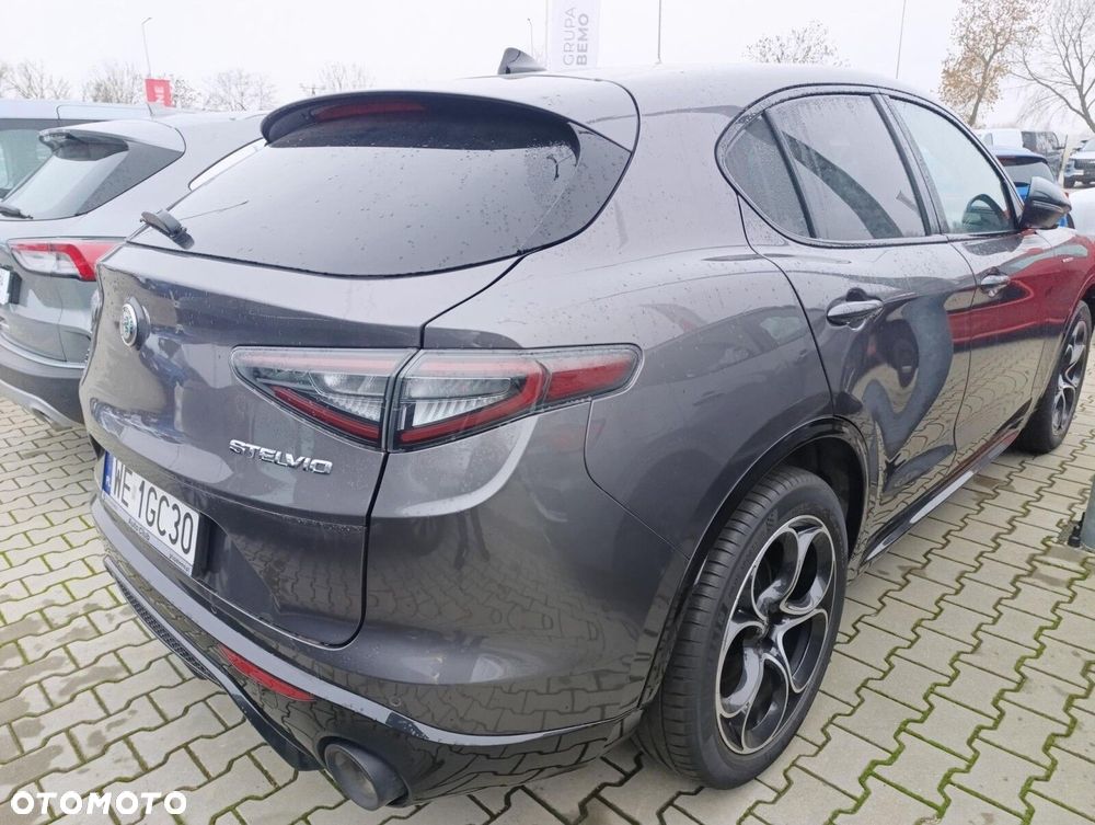 Alfa Romeo Stelvio 2.0 Turbo Veloce Q4 - 5