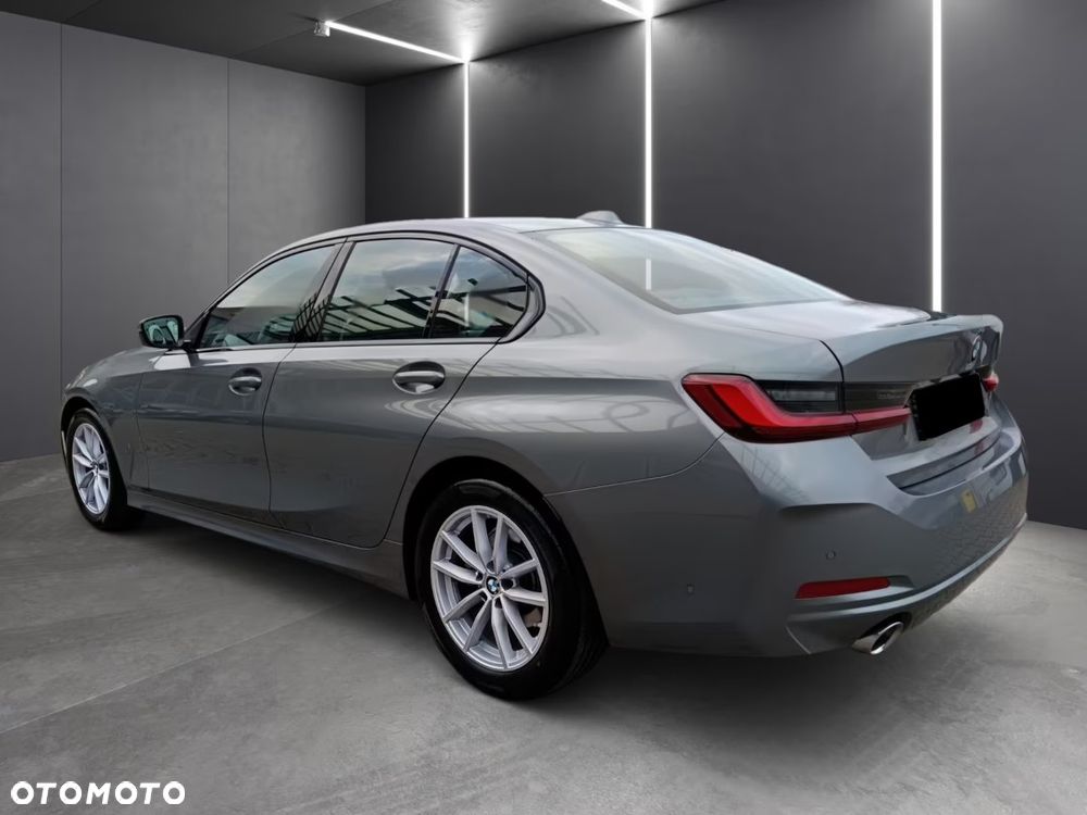 BMW Seria 3 318d mHEV - 4