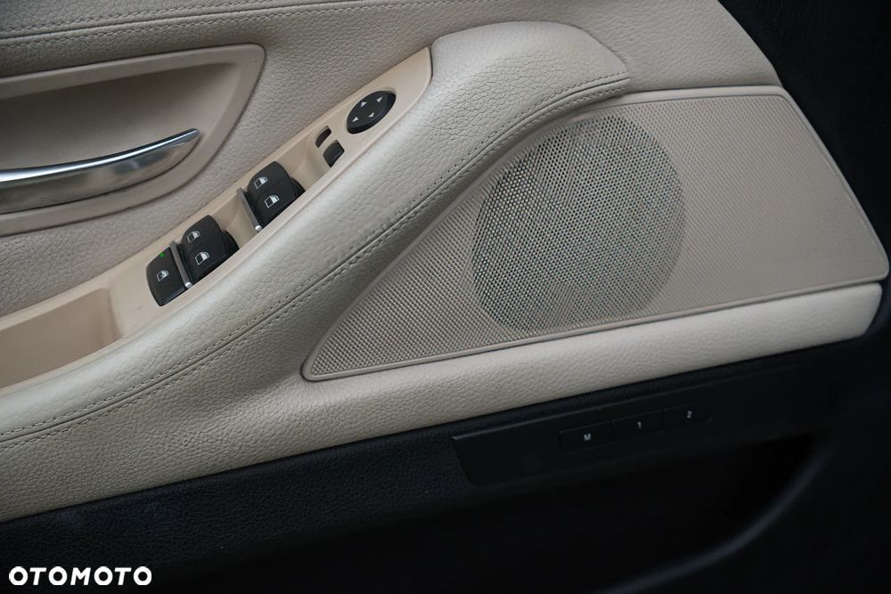 BMW Seria 5 520d Luxury Line - 23