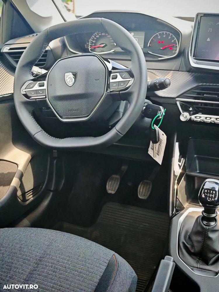 Peugeot 208 1.2 L PureTech STT Active - 13