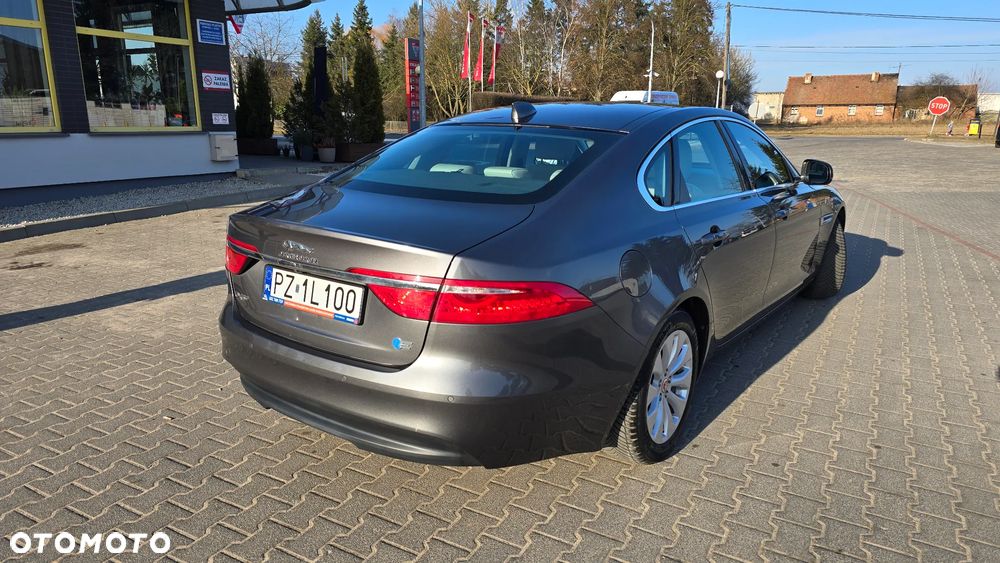 Jaguar XF 2.0 i4D Prestige - 4