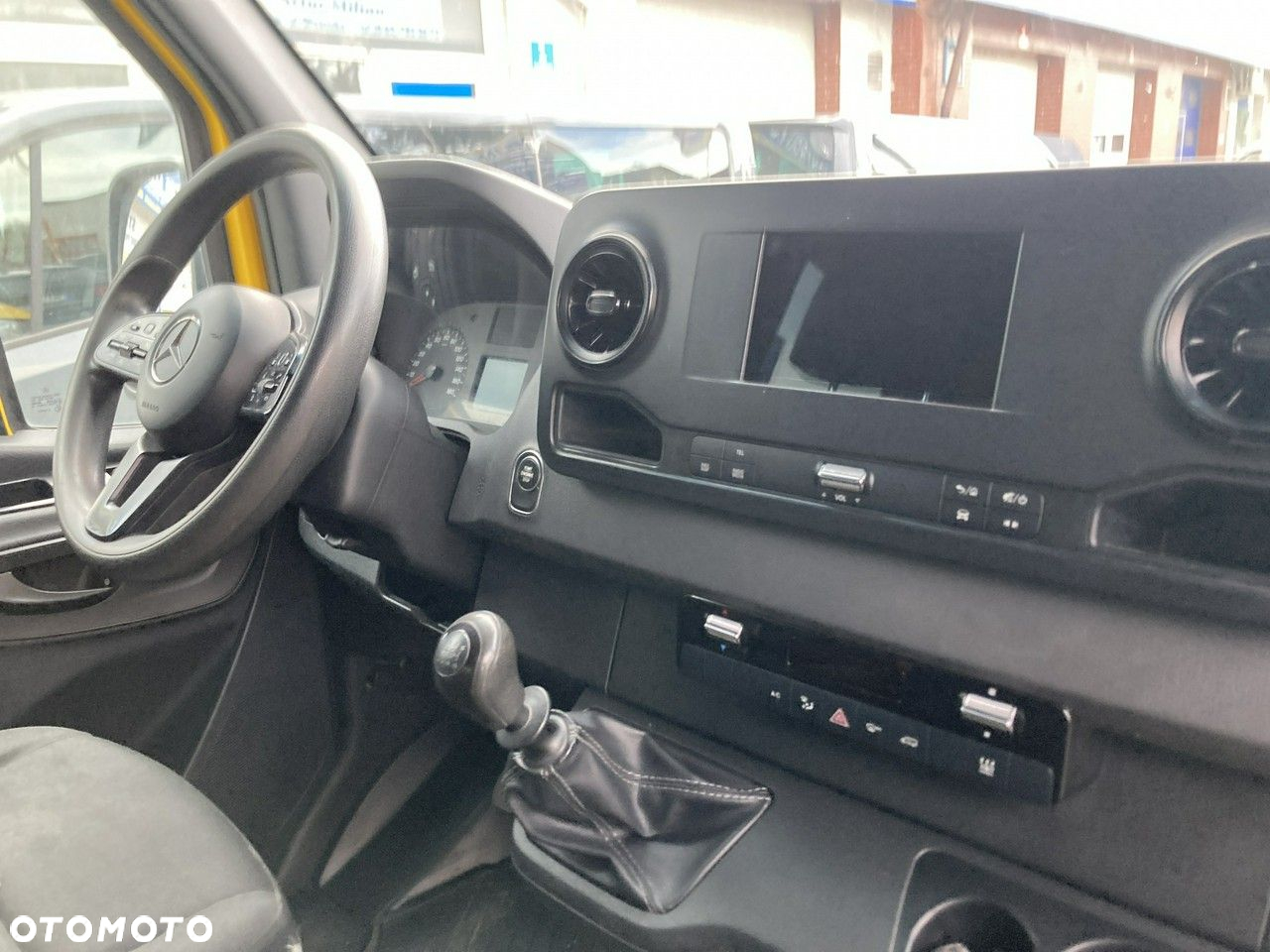 Mercedes-Benz Sprinter - 8
