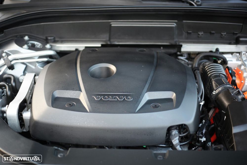 Volvo XC 60 2.0 T8 PHEV R-Design AWD - 48