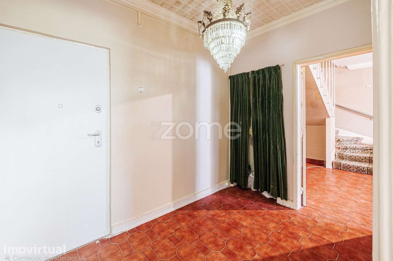 T2 Duplex Junto à Avenida de Roma - Grande imagem: 5/18