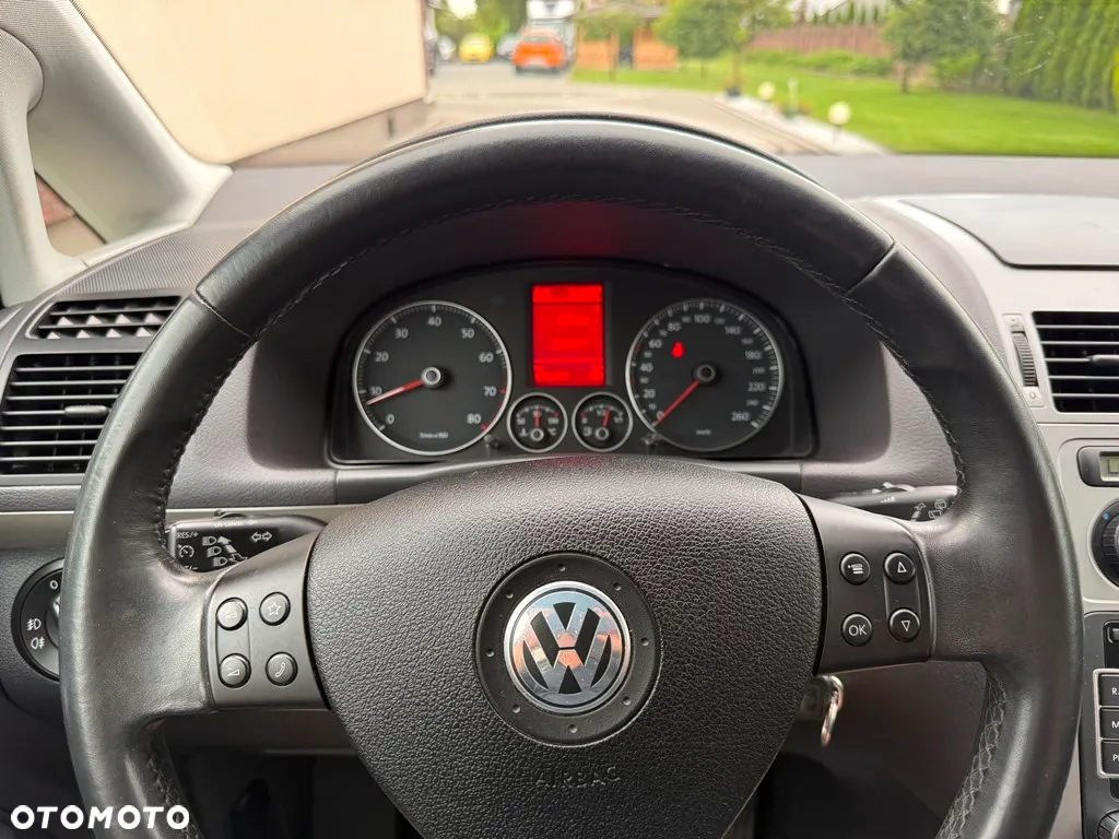 Volkswagen Touran 1.4 TSI Comfortline - 26