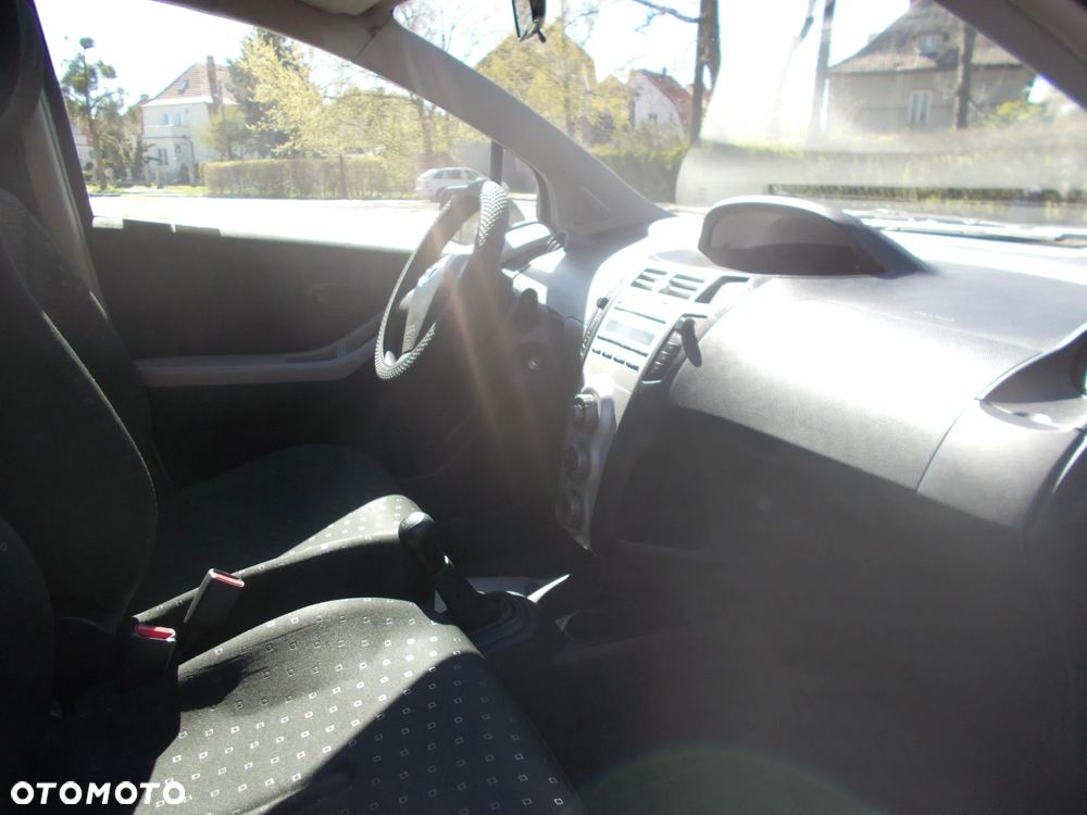 Toyota Yaris 1.3 Luna A/C - 5