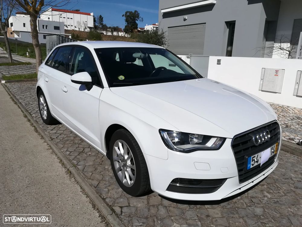 Audi A3 Sportback 1.6 TDI Advance S tronic - 4