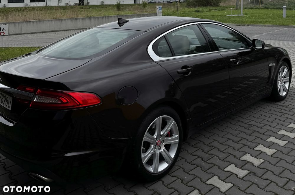 Jaguar XF 2.2 D Premium Luxury - 18