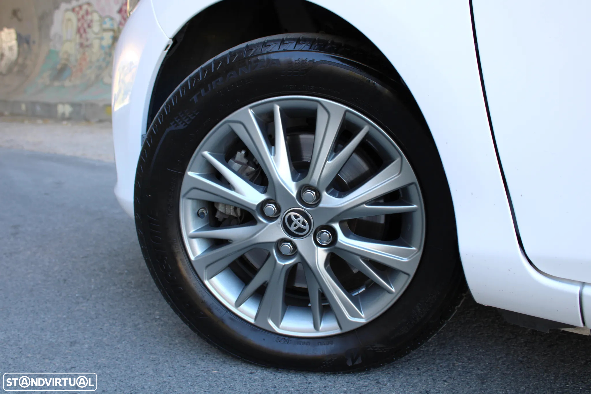 Toyota Yaris 1.5 HSD Comfort+P.Style - 32