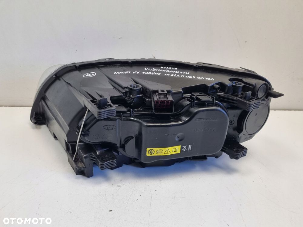 LAMPA PRAWA Volvo S80 II V70 III XC70 II PRZEDNIA PRAWY PRZÓD europa - 8