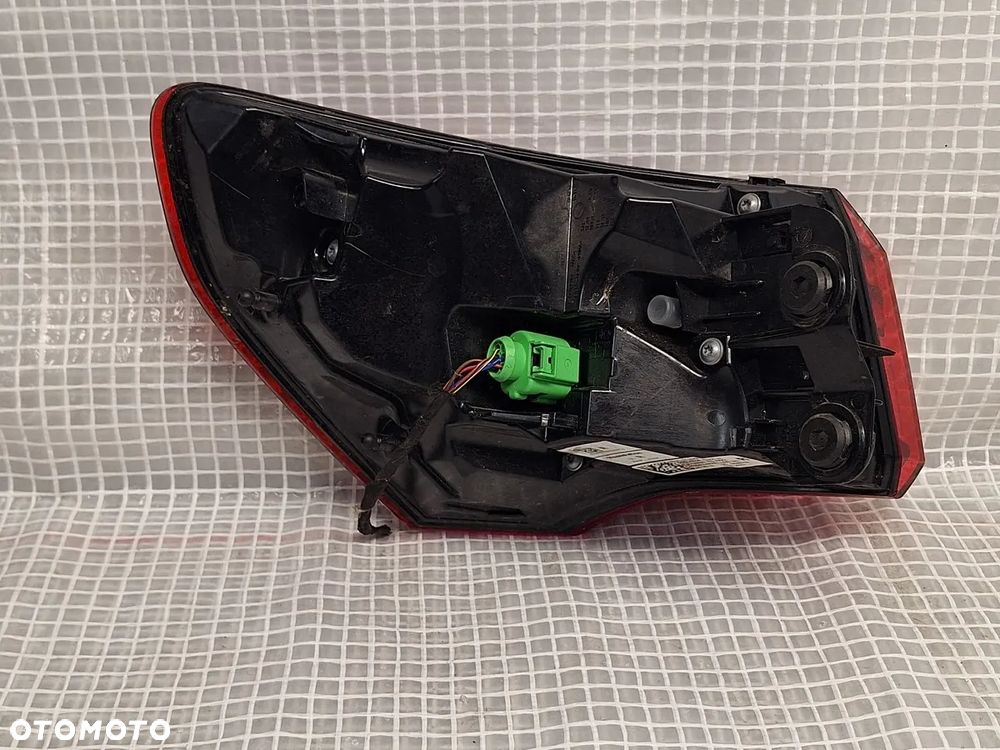 lampa tyl tylna prawa audi q3 II 83a f3 83a945092 europa orginal demontaz - 3