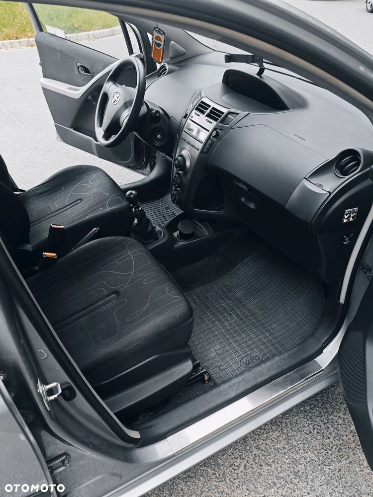 Toyota Yaris 1.33 Sol - 13