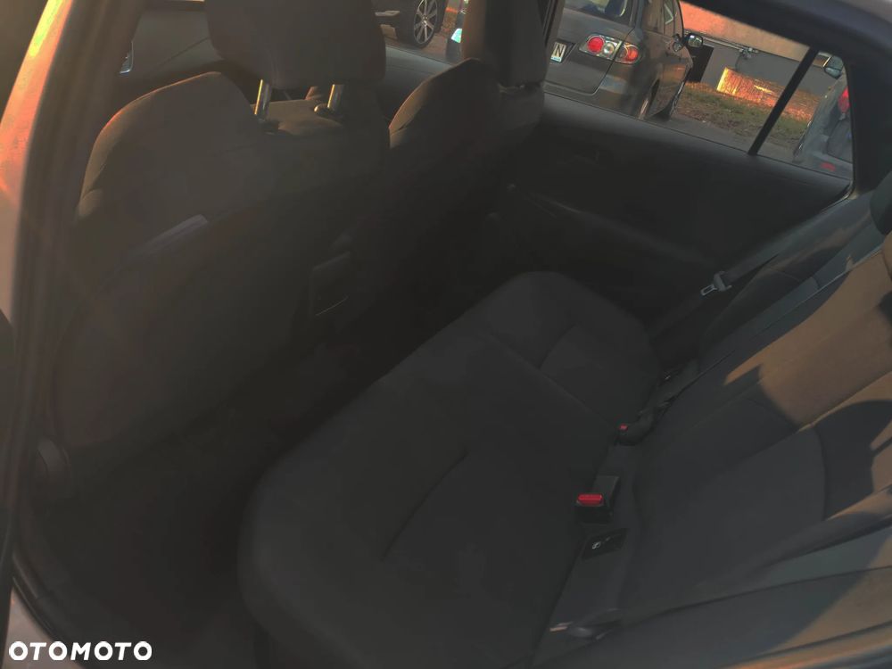 Toyota Corolla 1.8 Hybrid Active - 18