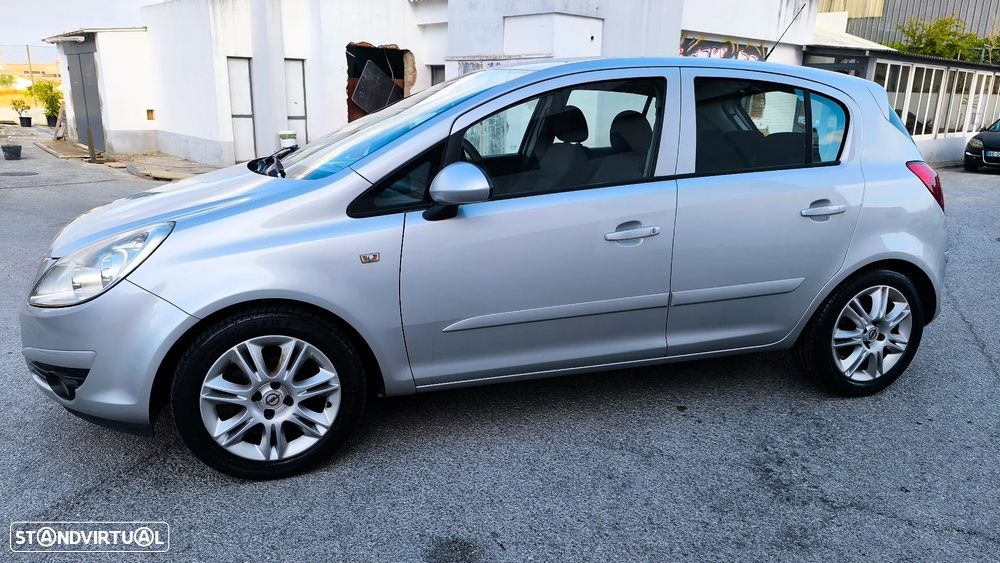 Opel Corsa 1.2 Cosmo - 31