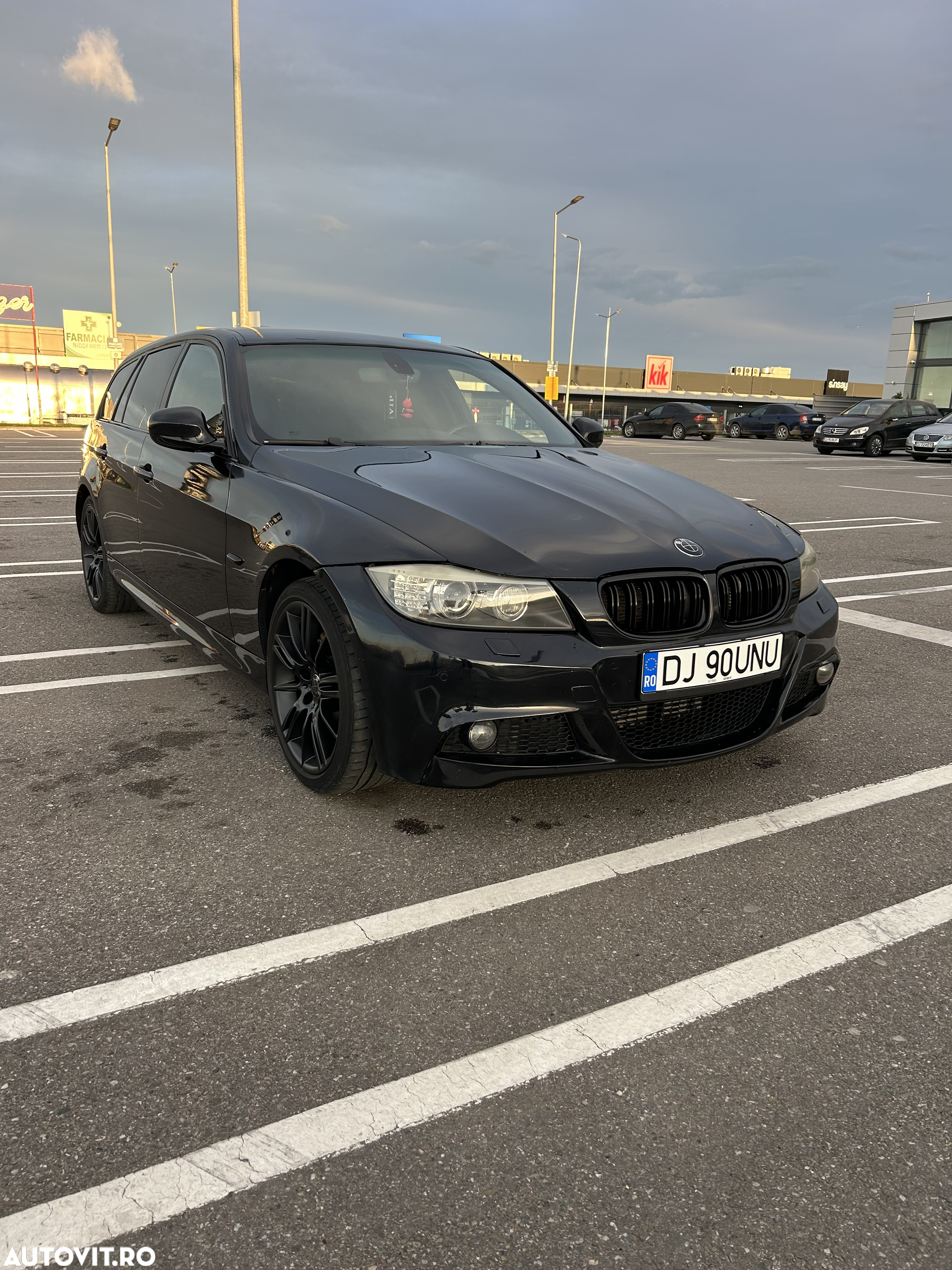 BMW Seria 3 320d xDrive DPF Touring Aut. - 3