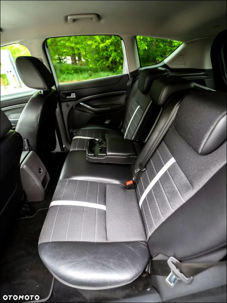 Ford Kuga - 34