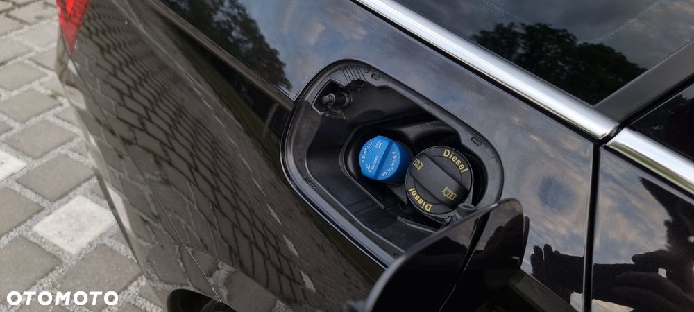 Skoda Superb 2.0 TDI DSG Premium Edition - 34