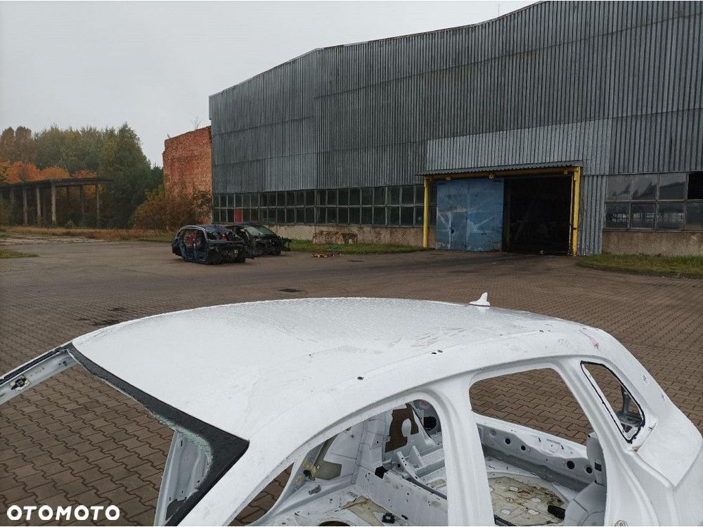 AUDI Q5 II FY LIFT DACH LS9R - 4