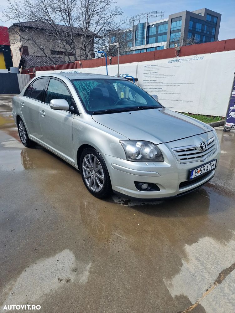 Toyota Avensis 2.0 Luxury - 2