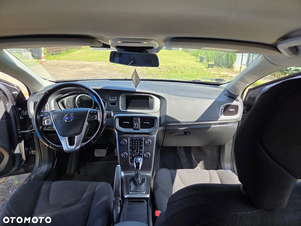 Volvo V40 D2 Momentum - 12