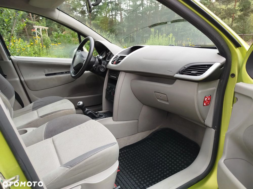 Peugeot 207 - 6
