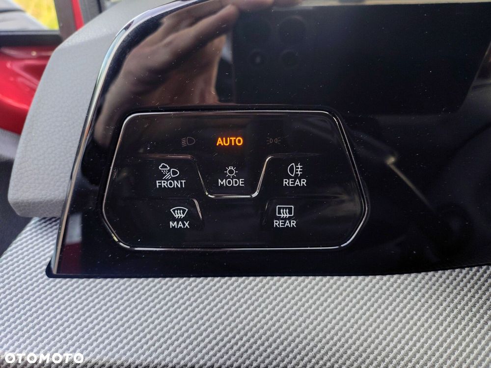 Volkswagen Golf 1.5 eTSI mHEV R-Line Plus DSG - 36