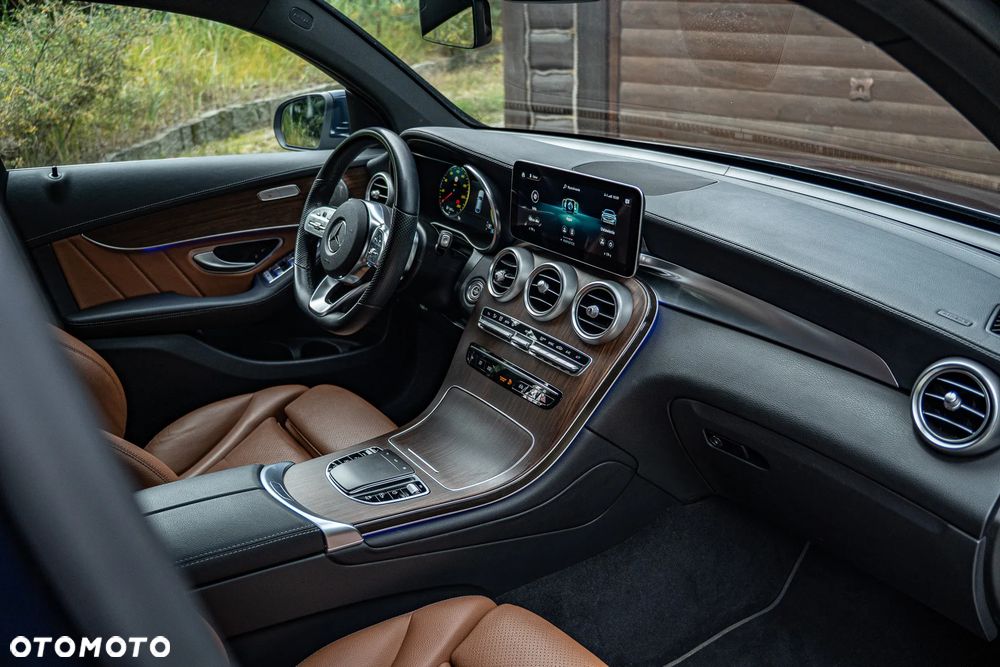 Mercedes-Benz GLC 200 4Matic 9G-TRONIC AMG Line - 25