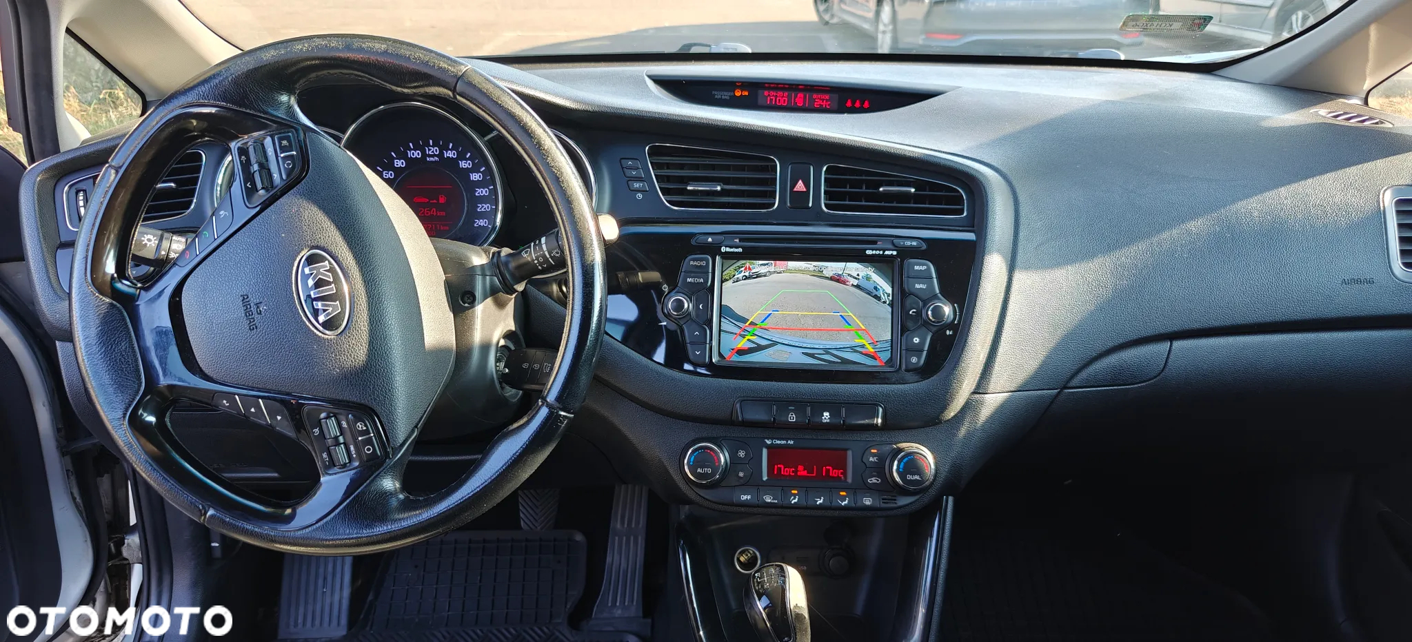 Kia Ceed - 11