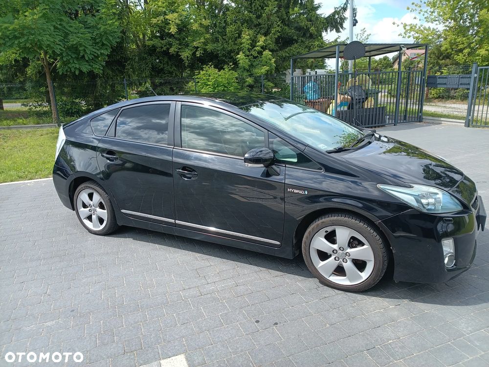 Toyota Prius 1.8 HSD Prestige - 8