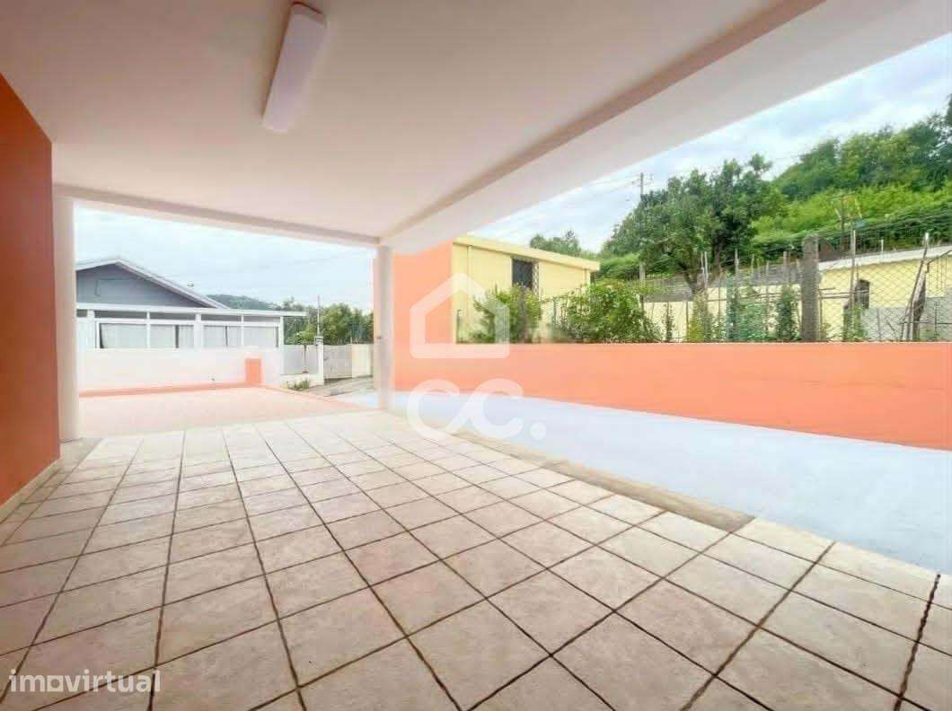 Moradia T3 com possibilidade de Piscina em São João da Madeira ( Caned - Grande imagem: 4/47